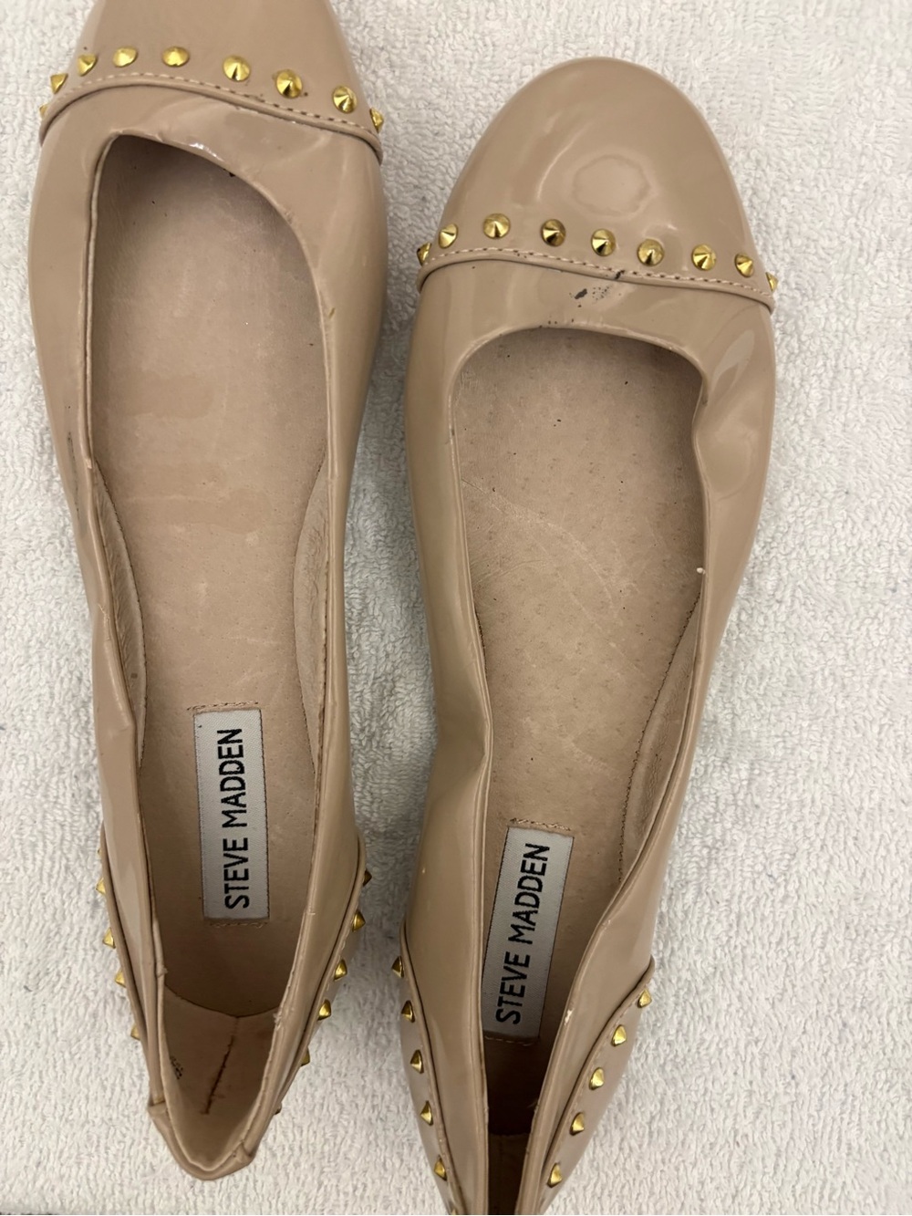 Steve Madden Beige Patent Ballet Flats with Gold Studs - Picture 3 of 8